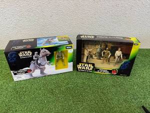 lot 102 image: Star Wars The Power of the Force Purchase of the Droids & Luke Skywalker & Tauntaun