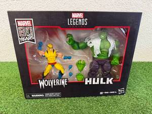 lot 129 image: Marvel Legends Hulk & Wolverine