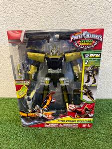 lot 195 image: Power Rangers Dino Charge Ptera Charge Megazord