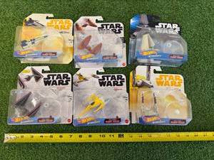 lot 197 image: Hot Wheels Star Wars Starships