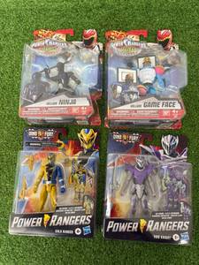 lot 211 image: Power Rangers Figures