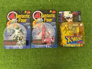 lot 222 image: Fantastic Four & X-Men Figures