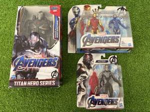 lot 225 image: Marvel Avengers