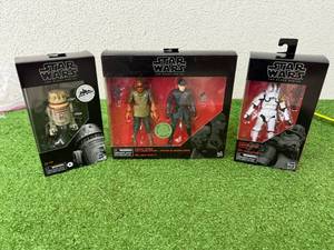 lot 239 image: Star Wars The Black Series R5-P8, Admiral AckbarFirst Order Officer & Imperial Jumptrooper