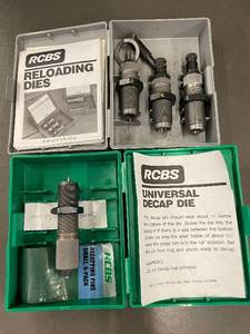 lot 26 image: RCBS Reloading Die Set .357.38 Special and Universal Decap Die with Manuals