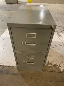 lot 29 image: 2-Drawer Metal File Cabinet
