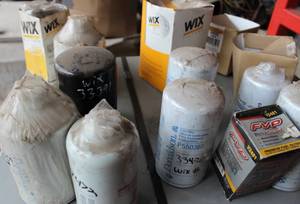 lot 17 image: Lot Of WIX Oil Filters Approx. 15 Filters (See Pics For Details)