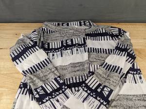 lot 162 image: Womens Open Front Sweater, Navy Blue White Gray, Size XXL - Brand New