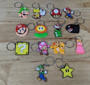 lot 43E image: 14 Super Mario Brothers Keychains - Brand New