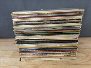 lot 40E image: 68 Vintage Vinyl Records Mixed Artists & Genres C