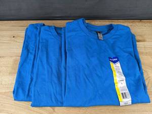lot 344 image: 3 Gildan Youth Large Blue Short Sleeve T-Shirts - Brand New
