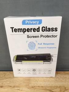 lot 380 image: Privacy Tempered Glass Screen Protector for Galaxy S23 Ultra - Brand New