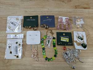 lot 500 image: Assorted Fashion Jewelry Sterling Silver, Rhinestone, Necklaces, Earrings, Wild Fable, Bracelets, Etc. - Brand New