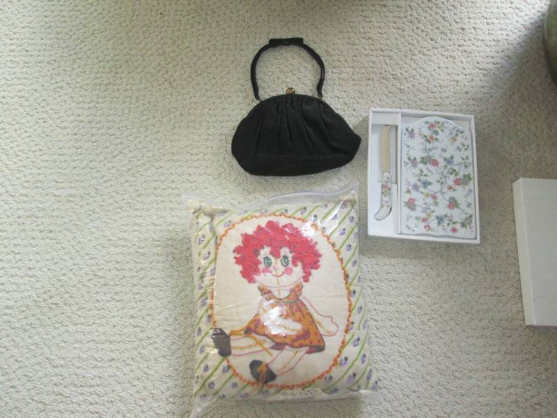 lot 114 image: Vintage Handmade Annie Pillow, Clutch Purse & Decorated Cheese Platter with Knife
