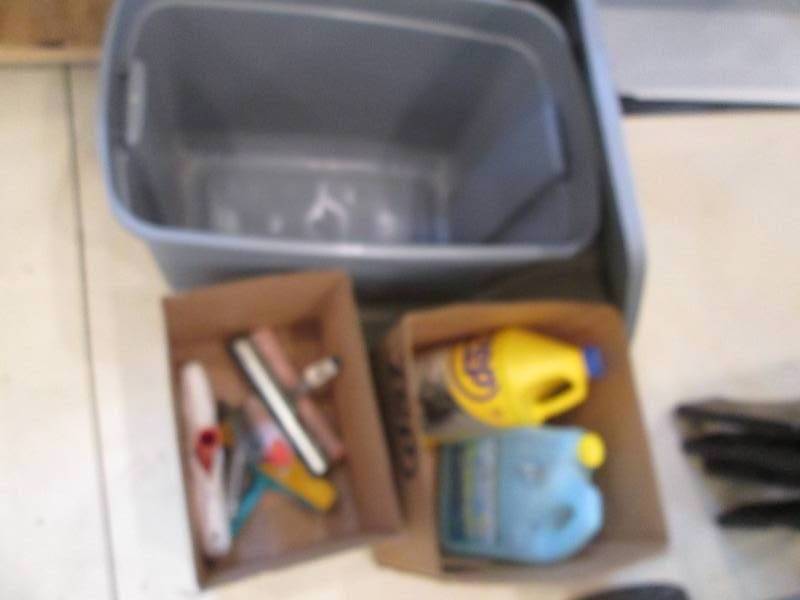 lot 188 image: Window Washing & Outdoor Cleaning Supplies  Tote & Box