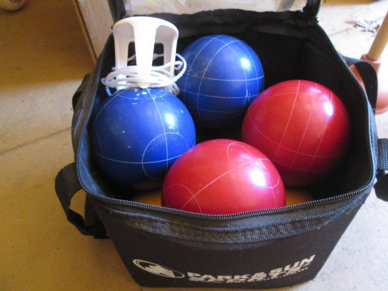 lot 248 image: High quality bocce ball set with tr...