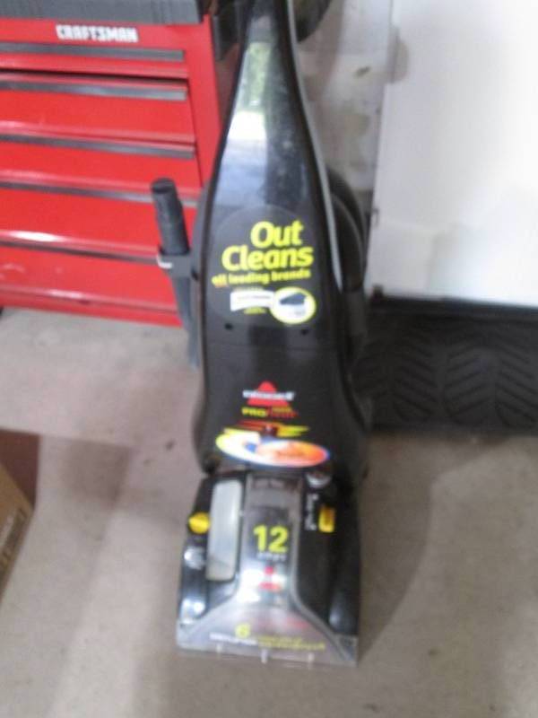 lot 272 image: Bissell ProHeat Carpet Cleaner