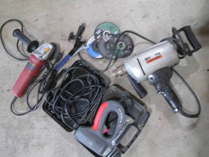 lot 284 image: Vintage craftsman 12in drill, Chic...