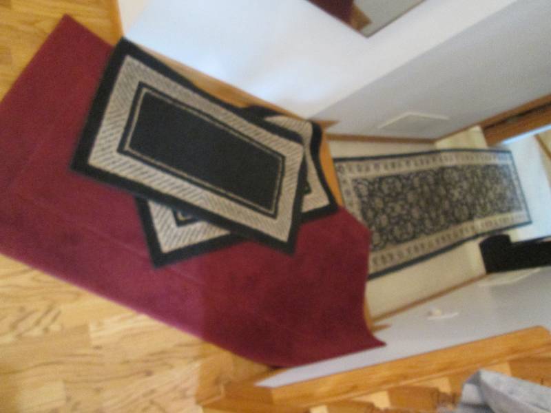 lot 369 image: 4 Assorted runner and floor rugs...