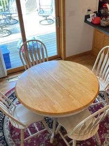 lot 141 image: 48in Solid Wood Farmhouse Kitchen Table with 4 Chairs and Expansion Leaf