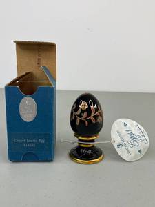 lot 450 image: Fenton Limited Edition Copper Leaves Egg #1672500 Hand Painted with Box