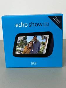 lot 407 image: Alexa Echo Show 5 (3rd Gen) New in Box