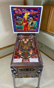 lot 11 image: Vintage 1978 Bally Six Million Dollar Man Pinball Machine