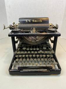lot 30 image: Vintage L C Smith manual typewriter
