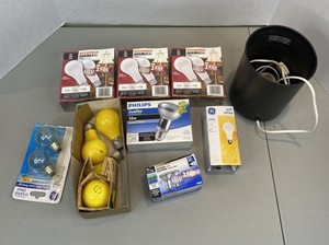 lot 43 image: Assorted Light Bulbs and Can Light Lot