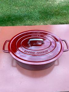 lot 282 image: Martha Stewart 8 Qt. Dutch Oven - Red Enamel Cast Iron