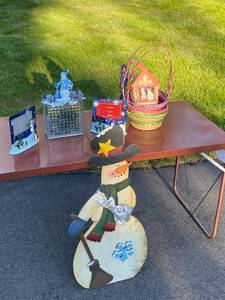 lot 313 image: Assorted Holiday Decor Lot Snowman, Frames, Light & Baskets