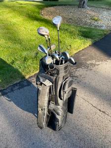 lot 325 image: Wilson Pro Staff Golf Club Set with MacGregor Bag