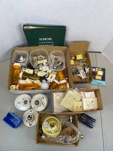 lot 372 image: Assorted Electrical Items Switches, Fixtures, Receptacles & Accessories