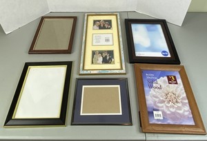 lot 386 image: Lot of Assorted Wall Picture Frames - Mixed Styles & Sizes