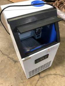 lot 37 image: SOZT 17in.120 lbs.24H Half Size Cubes Built-inFreestanding Commercial Ice Maker With 30 lbs. Storage Bin in Stainless Steel     Customer Returns See Pictures