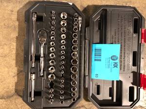 lot 63 image: Husky 14 in. Drive Mechanics Tool Set missing pieces