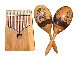 lot 31 image: Vintage Mexican Maracas and Hugh Tracey Kalimba Set