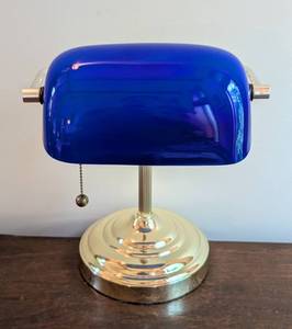 lot 43 image: Brass and Blue Glass Banker Table Lamp