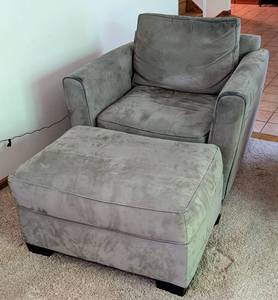 lot 8 image: Grey Bauhaus Armchair and Ottoman