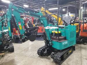 lot 3 image: 2025 CFG Industrial H15R Gas Power Mini Excavator