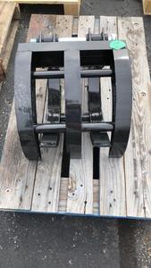 lot 21 image: Mini Excavator Grabber Attachment
