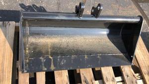 lot 17 image: Mini Excavator Bucket Attachment