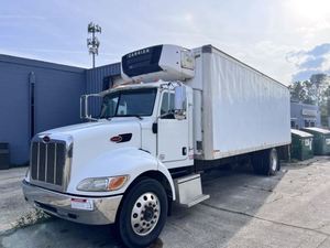 lot 87 image: 2011 Peterbilt 337 Medium-Duty Truck
