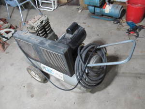 lot 6 image: Compressor