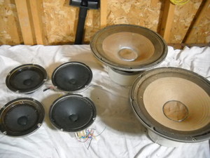 lot 19 image: Vintage Speakers