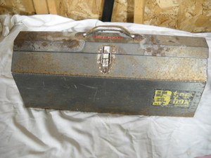 lot 21 image: Tool Box