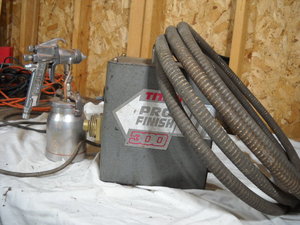 lot 24 image: Paint Sprayer Air Source and Gun