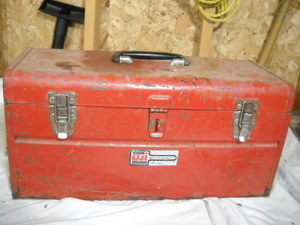 lot 29 image: Tool Box