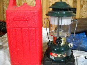 lot 33 image: Coleman Lantern
