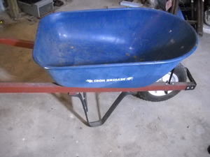 lot 37 image: Wheelbarrow wAccessories